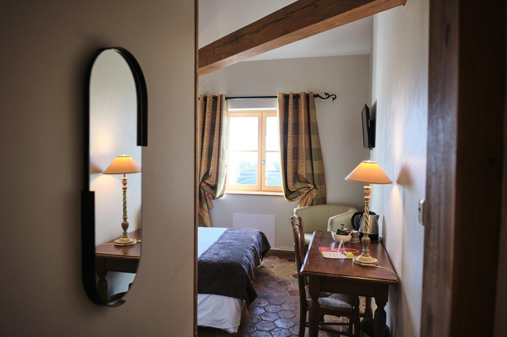 Hostellerie De La Tour D'Auxois Saulieu Esterno foto