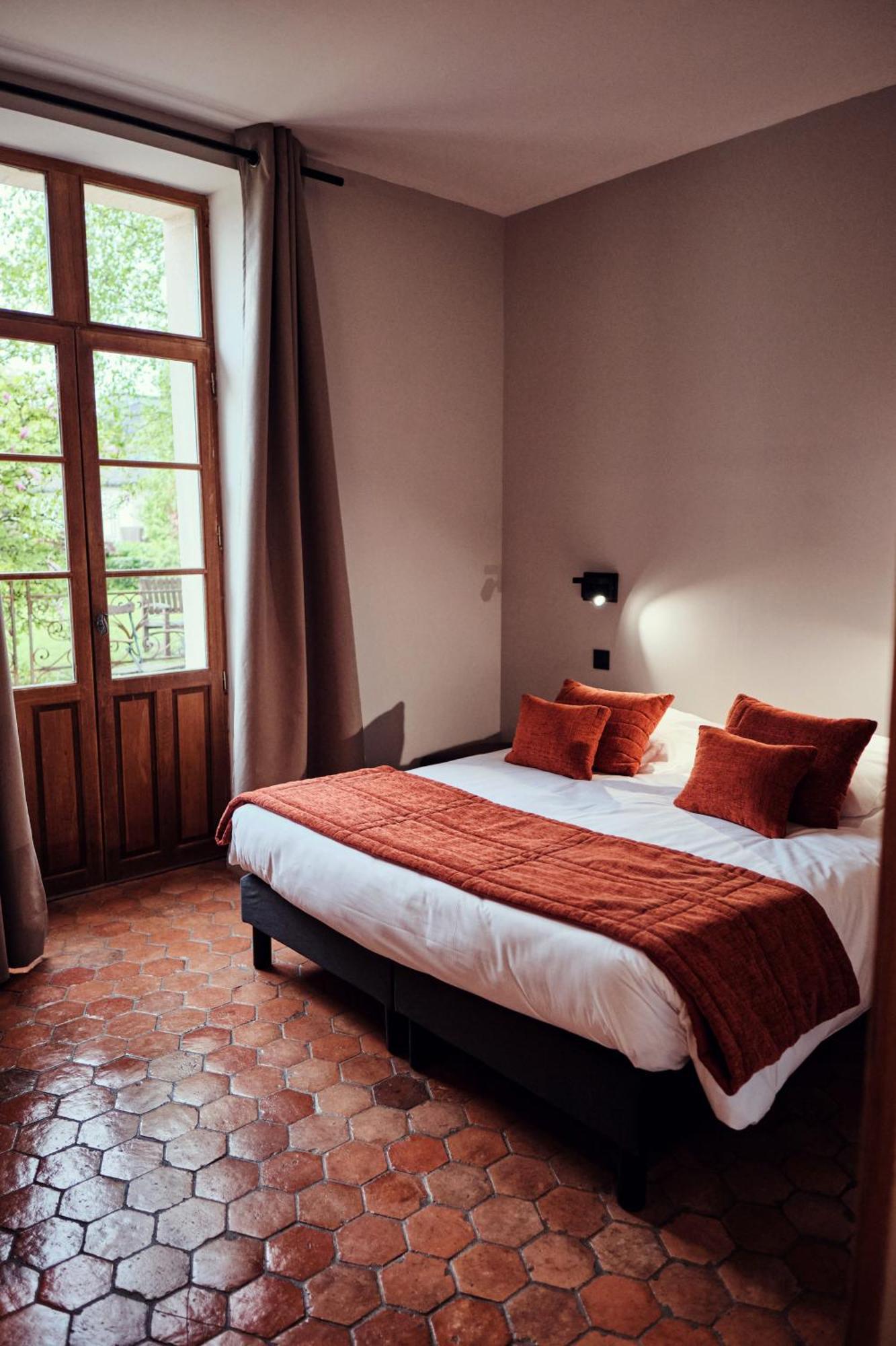 Hostellerie De La Tour D'Auxois Saulieu Esterno foto