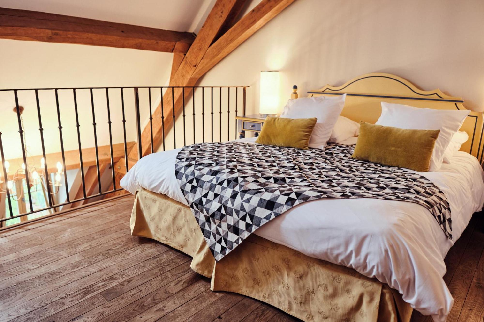 Hostellerie De La Tour D'Auxois Saulieu Esterno foto