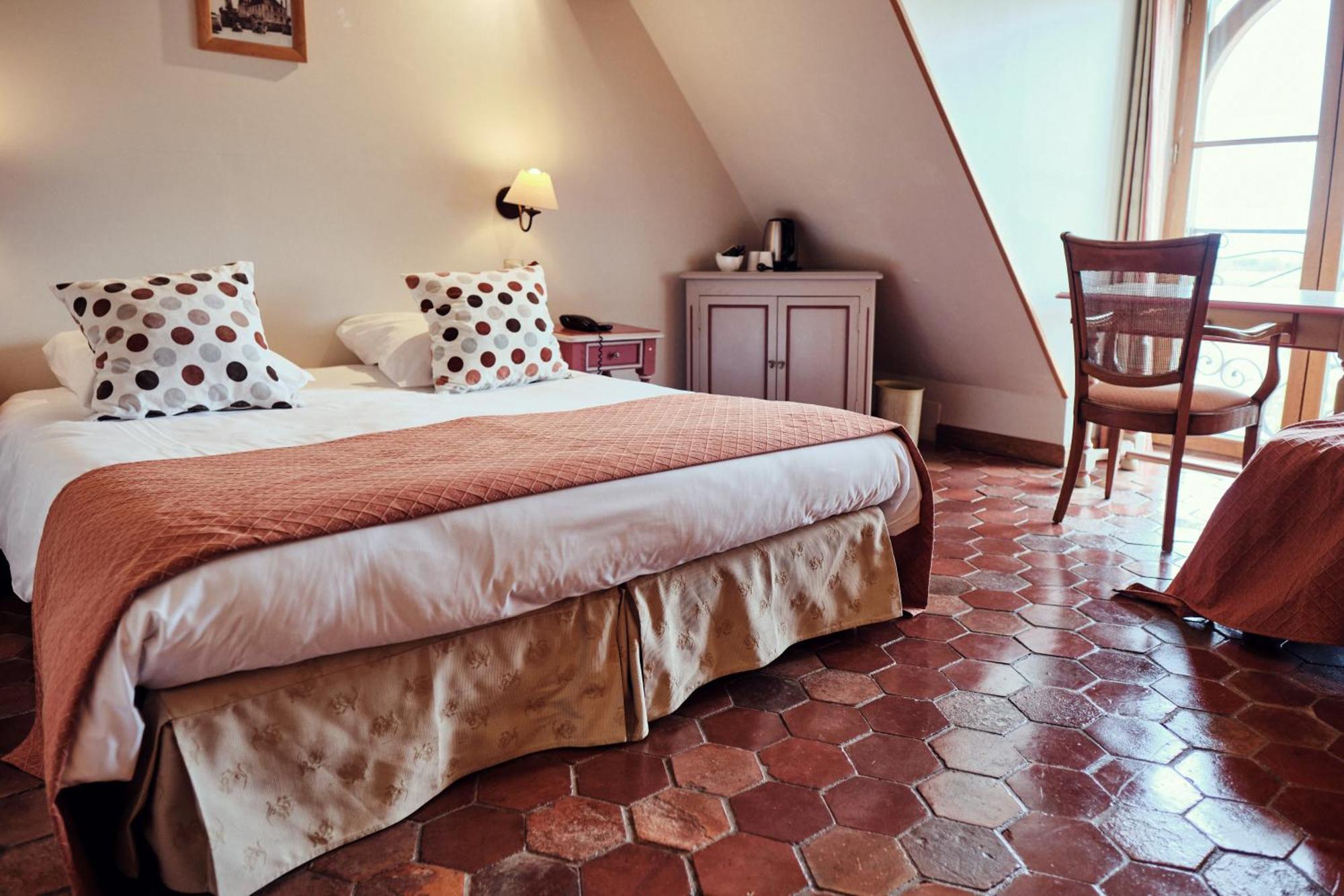 Hostellerie De La Tour D'Auxois Saulieu Esterno foto