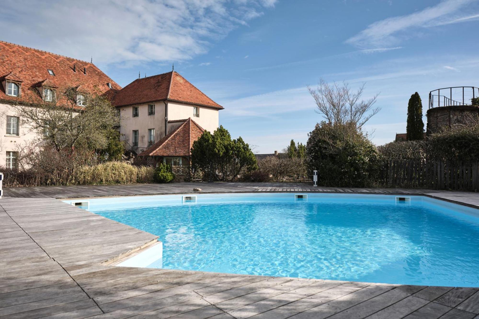 Hostellerie De La Tour D'Auxois Saulieu Esterno foto