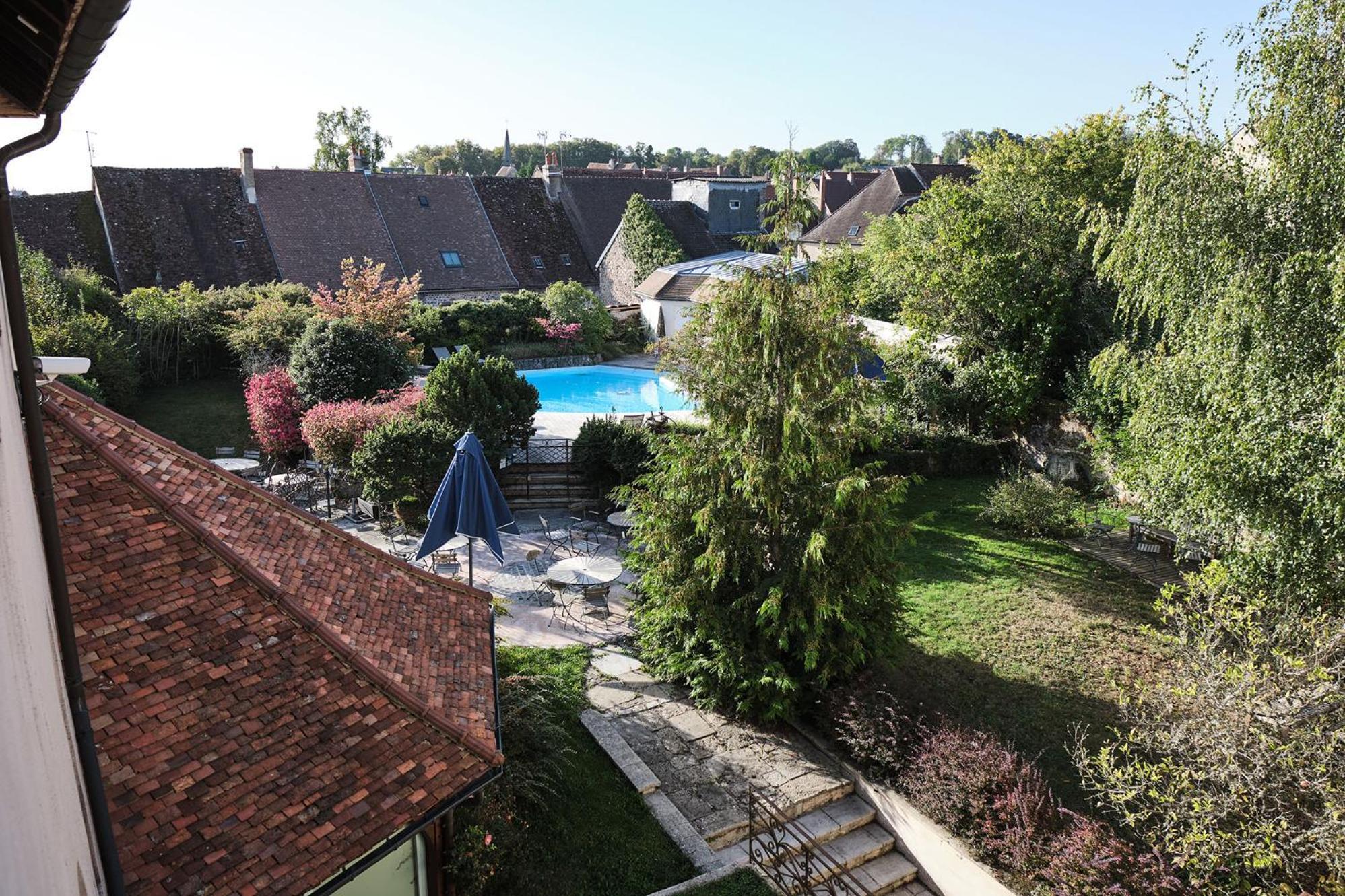 Hostellerie De La Tour D'Auxois Saulieu Esterno foto