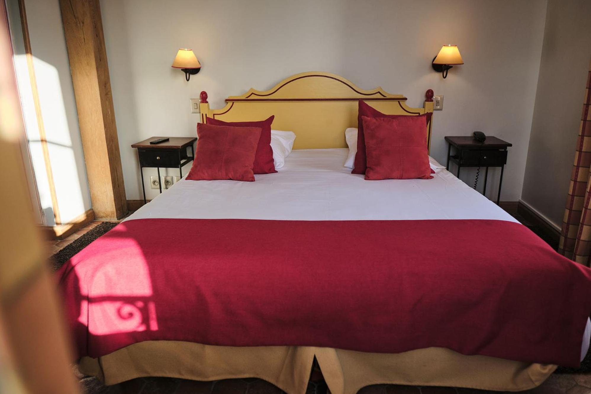 Hostellerie De La Tour D'Auxois Saulieu Esterno foto