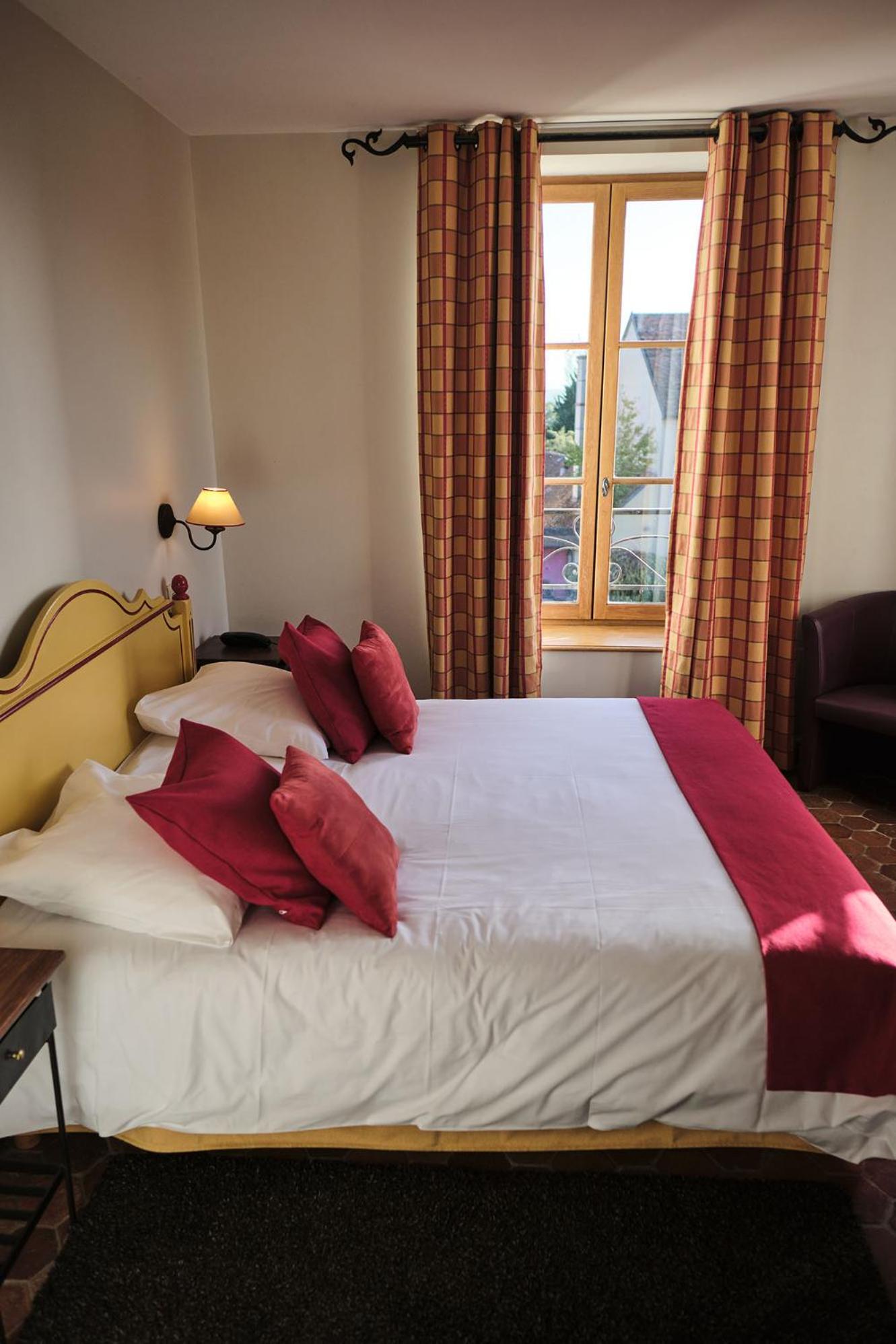 Hostellerie De La Tour D'Auxois Saulieu Esterno foto