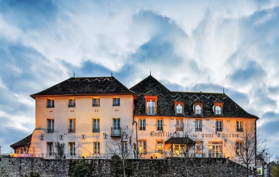 Hostellerie De La Tour D'Auxois Saulieu Esterno foto