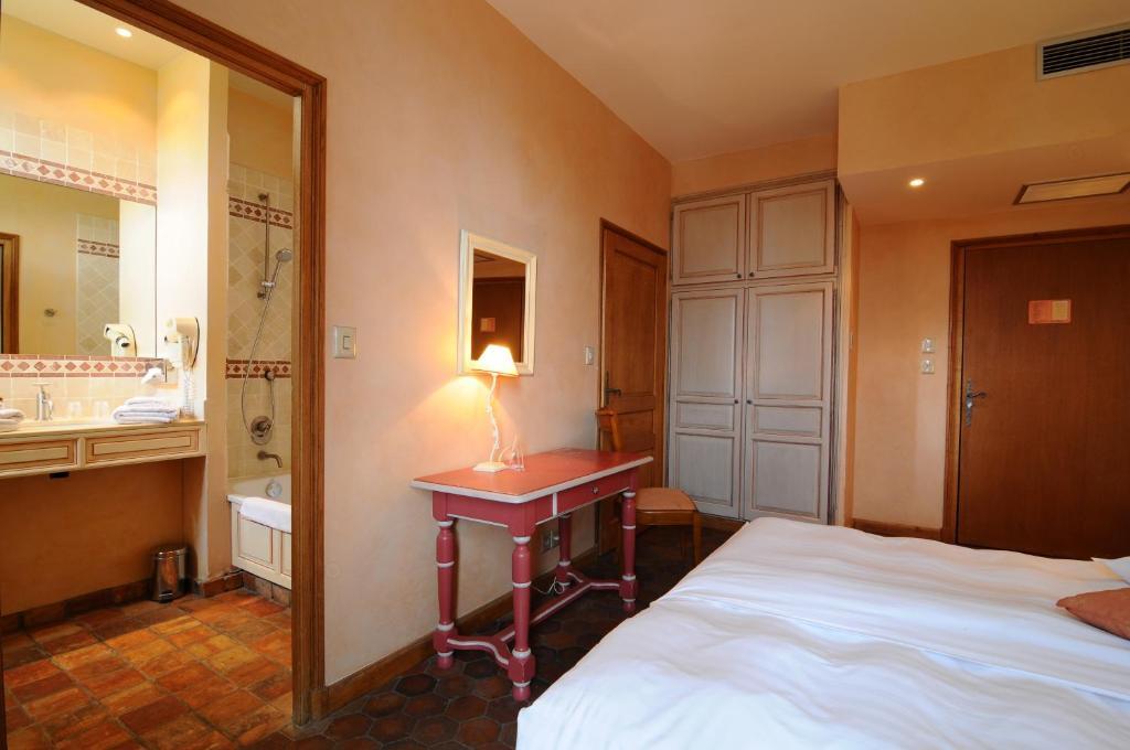 Hostellerie De La Tour D'Auxois Saulieu Esterno foto