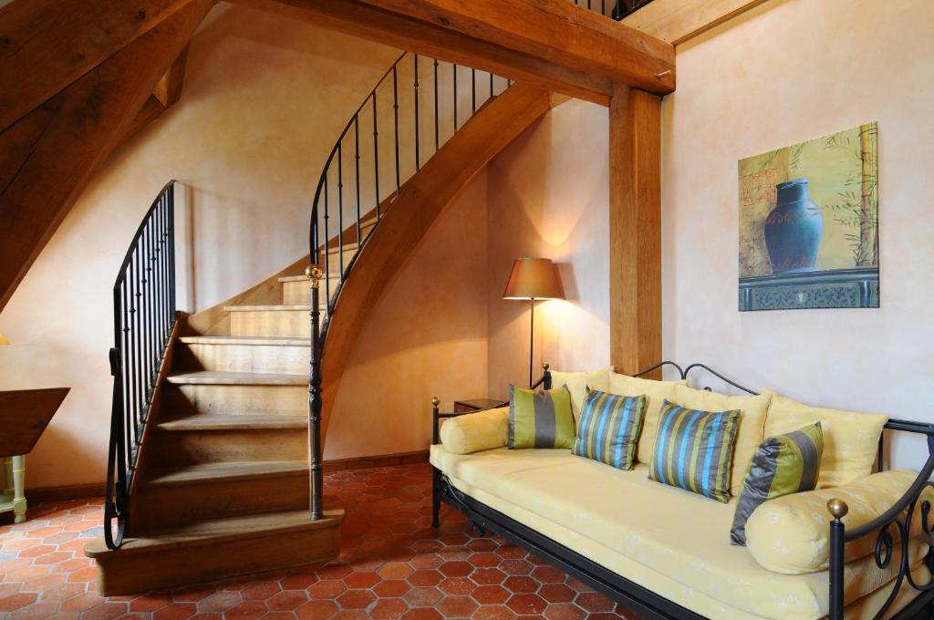 Hostellerie De La Tour D'Auxois Saulieu Esterno foto